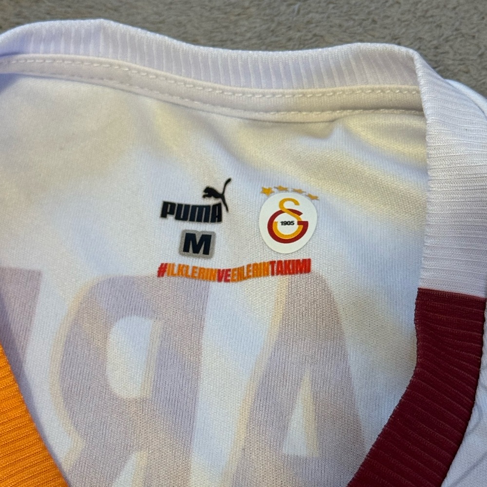 Galatasaray S.K. 2024/2025 Away Soccer Jersey Player Mauro Icardi Puma Size Med - Picture 3 of 6